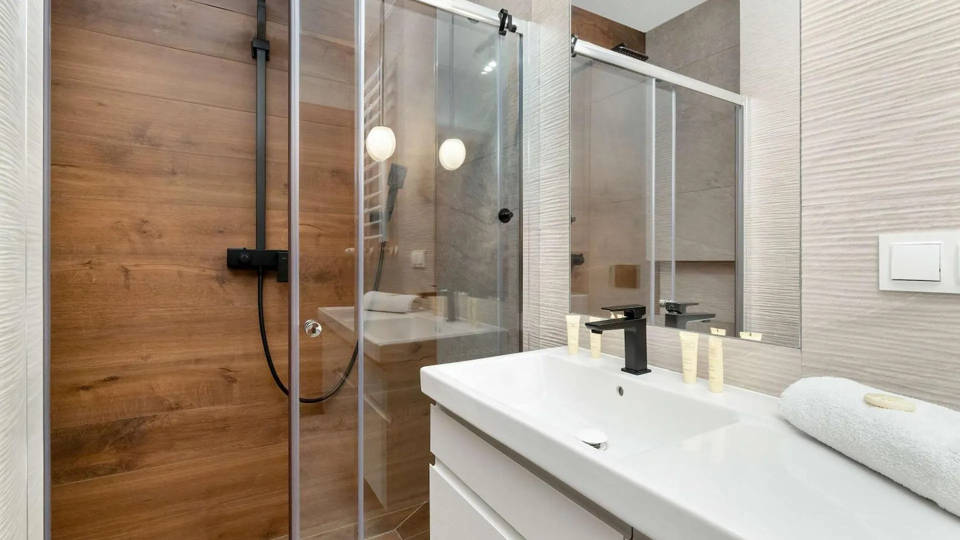 Stylowy Apartament Z Parkingiem Gdansk By Noclegi Renters